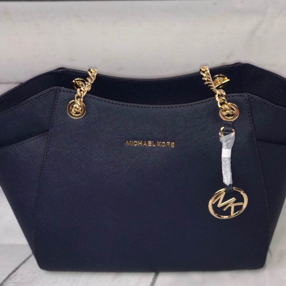 🎉ᕼᑭ🎉 Michael Kors Jet Set Tote - Picture 4 of 9